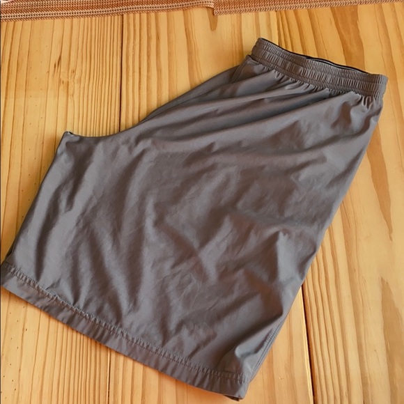 Under Armour Athletic Shorts - Picture 3 of 3